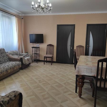 Гостевой Дом Лума Hotel Sukhumi Luaran gambar