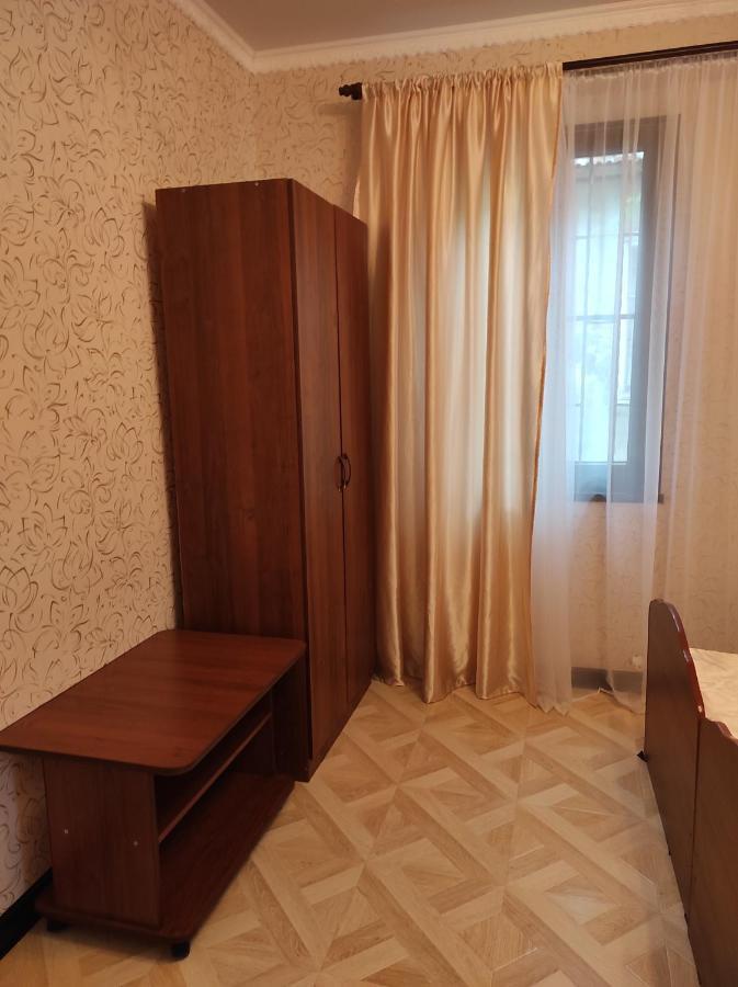 Гостевой Дом Лума Hotel Sukhumi Luaran gambar